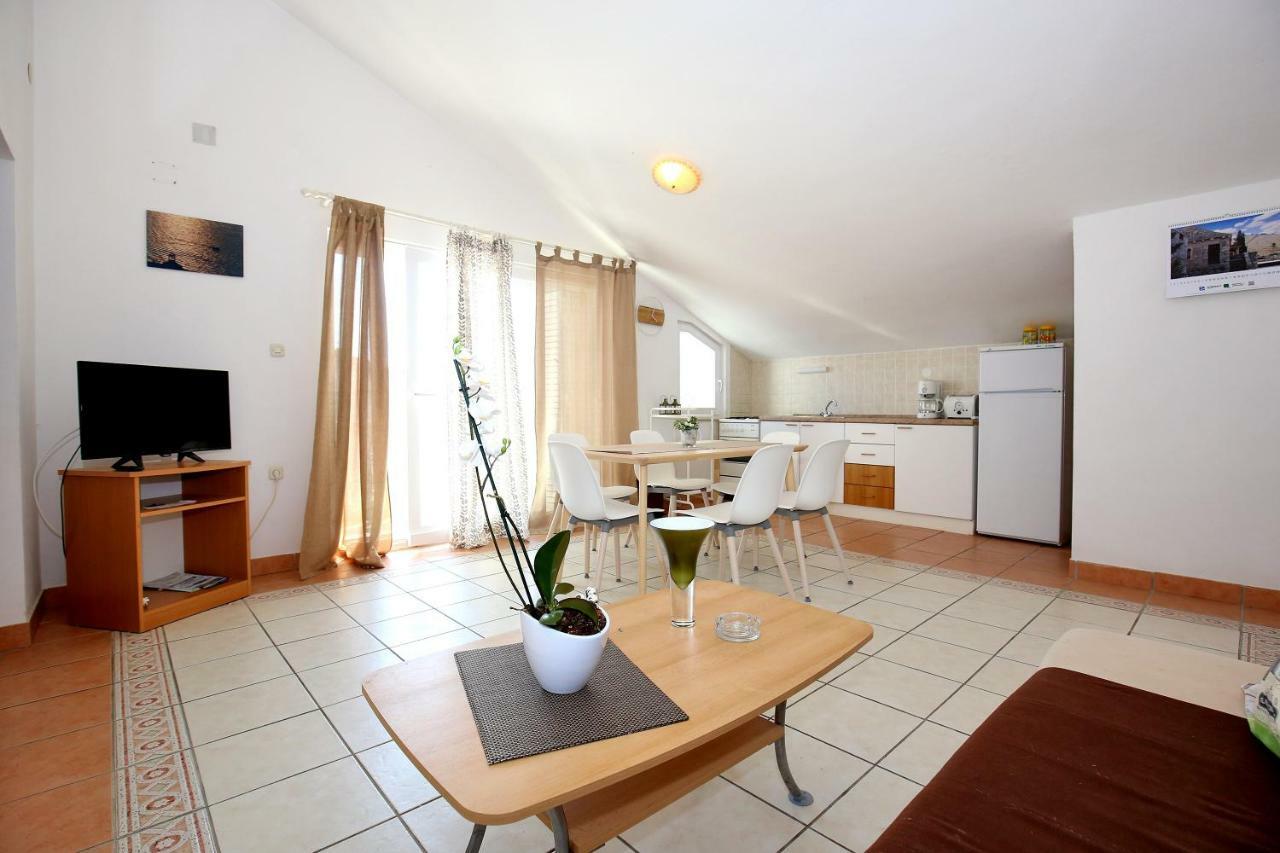 Apartments Ines Murter Exterior foto